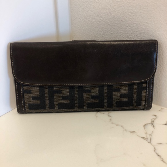 Vintage Fendi Brown and Black Wallet - Picture 2 of 8